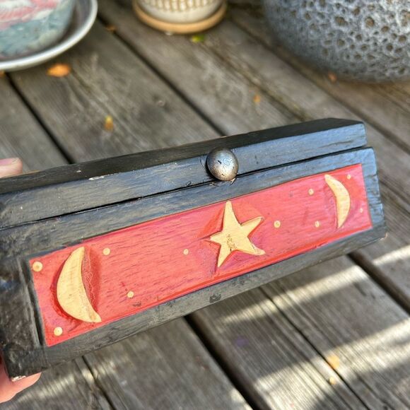Hand Carved & Painted Celestial Wood Trinket Box Sun Moon Indonesia Vtg 90s - Picture 9 of 16
